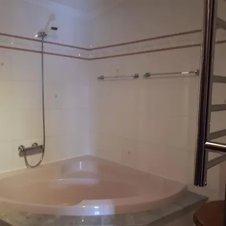 Tranquilo En Casa Con Jardín Apartamento